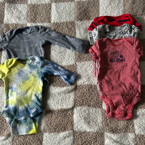 5 NB Bodysuits - Picture 2 of 8